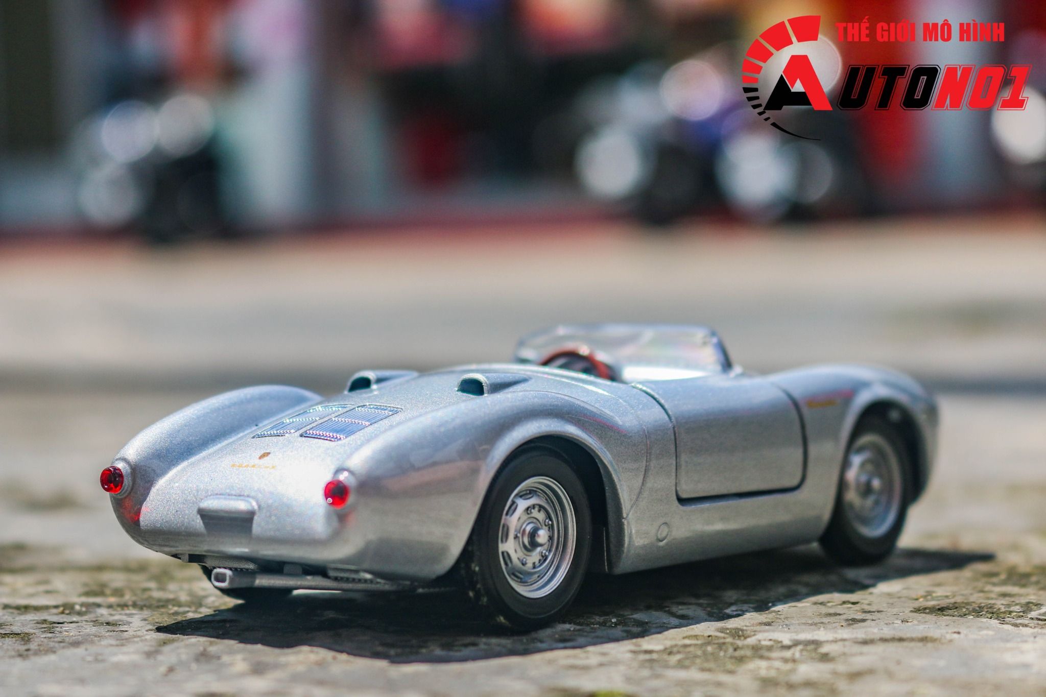 Mô hình xe Porsche 550 Spyder mui trần Welly tỉ lệ 1:24 OT24042