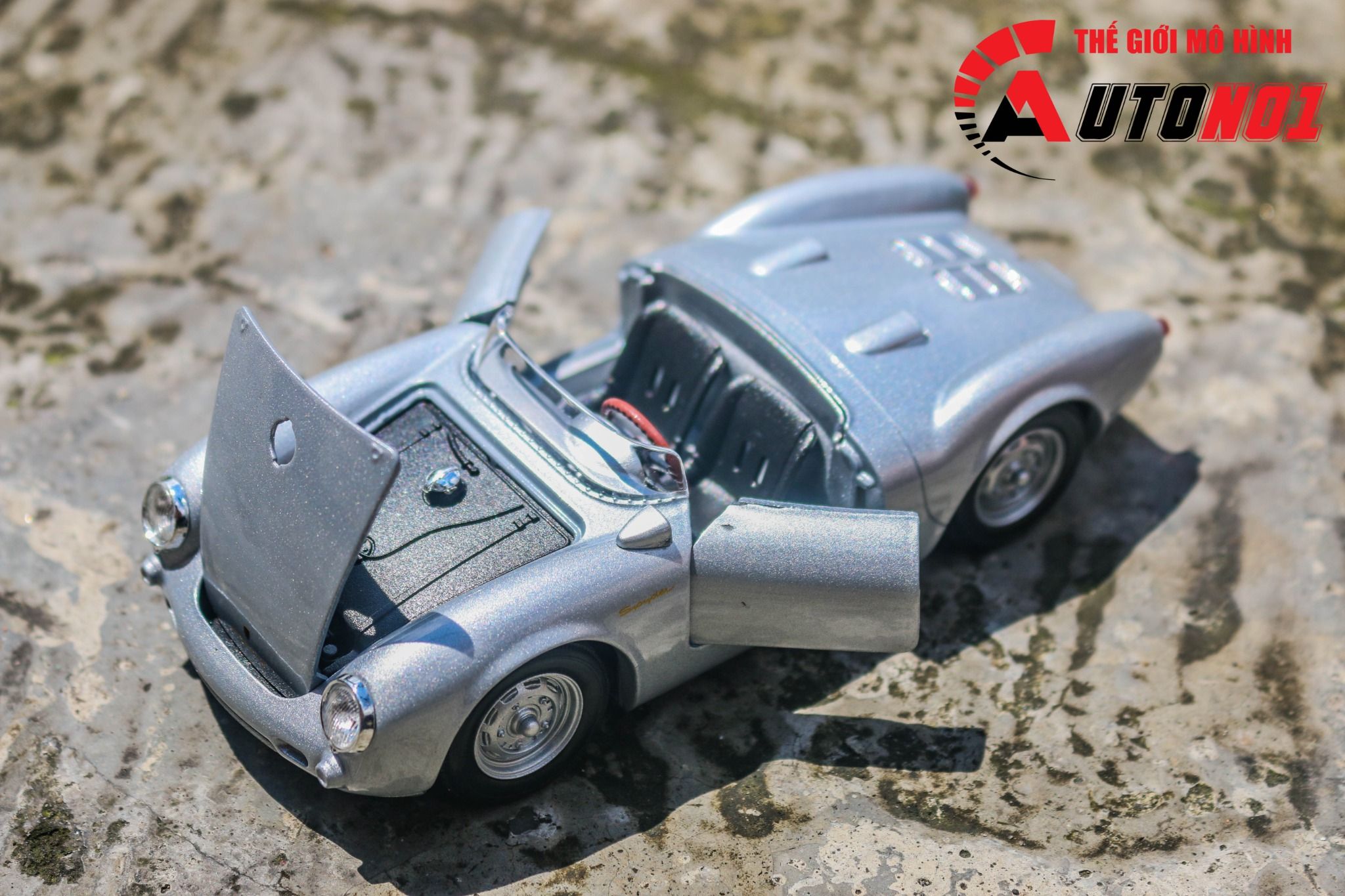 Mô hình xe Porsche 550 Spyder mui trần Welly tỉ lệ 1:24 OT24042