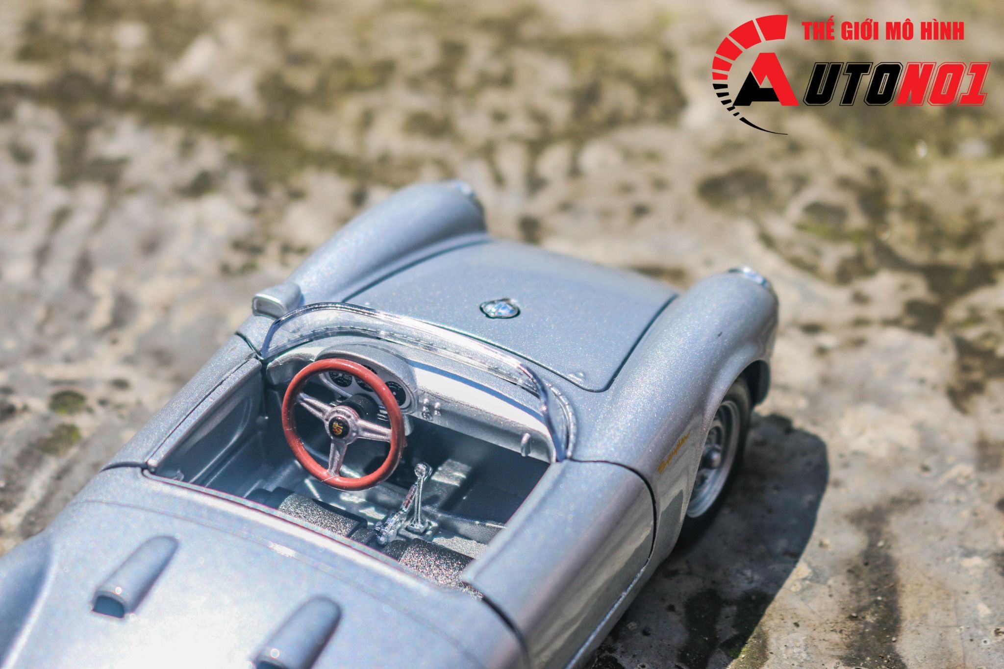 Mô hình xe Porsche 550 Spyder mui trần Welly tỉ lệ 1:24 OT24042