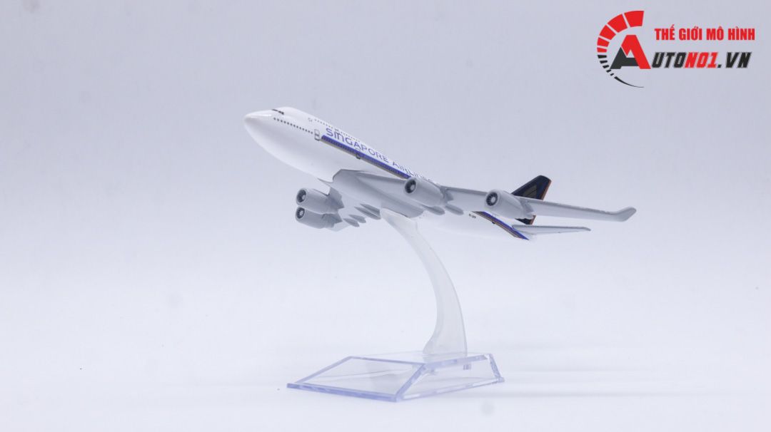 Mô hình máy bay Singapore Airlines Boeing B747 16cm MB16024