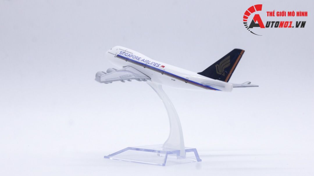 Mô hình máy bay Singapore Airlines Boeing B747 16cm MB16024