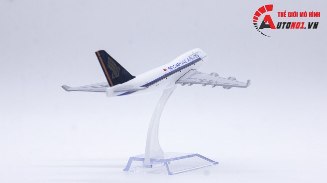 Mô hình máy bay Singapore Airlines Boeing B747 16cm MB16024