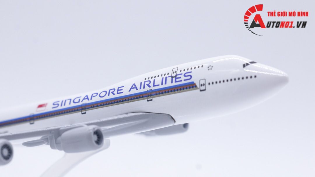 Mô hình máy bay Singapore Airlines Boeing B747 16cm MB16024