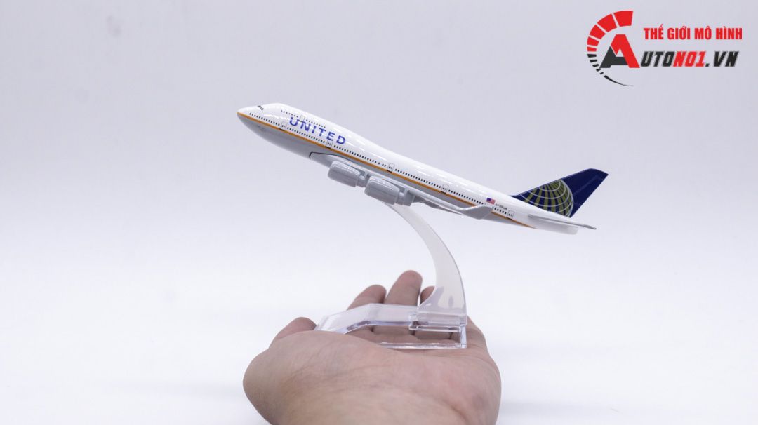 Mô hình máy bay United Airlines Boeing B747 16cm MB16017
