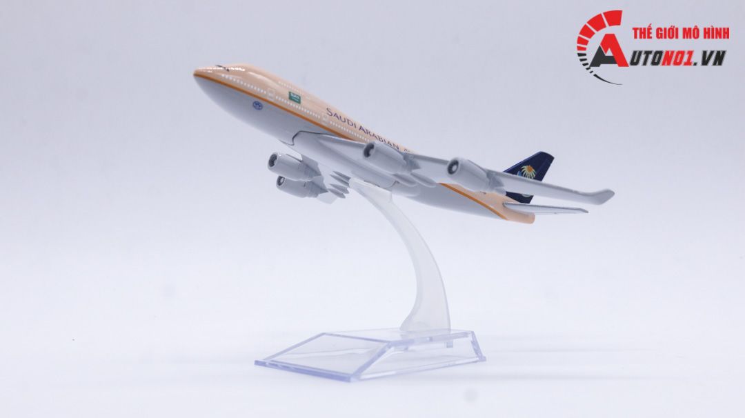 Mô hình máy bay Saudi Arabia Airlines Boeing B747 16cm MB16020