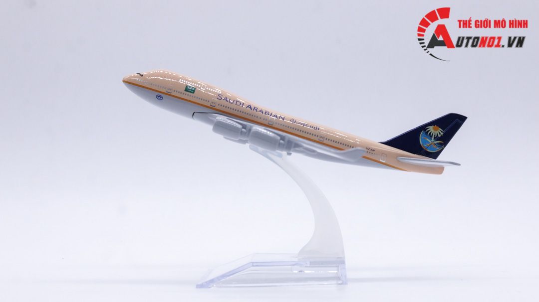 Mô hình máy bay Saudi Arabia Airlines Boeing B747 16cm MB16020