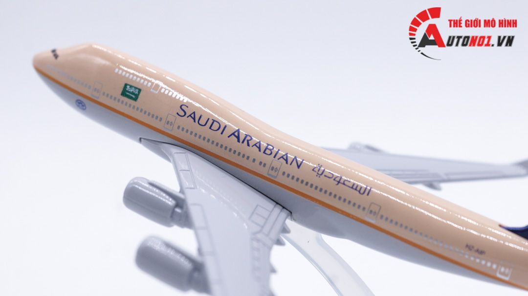 Mô hình máy bay Saudi Arabia Airlines Boeing B747 16cm MB16020