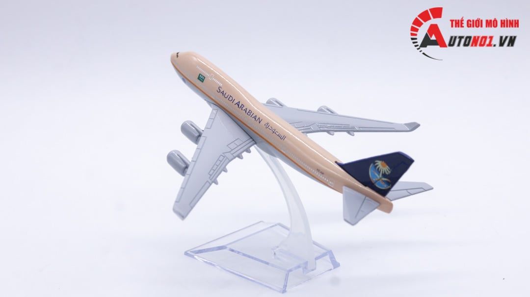 Mô hình máy bay Saudi Arabia Airlines Boeing B747 16cm MB16020