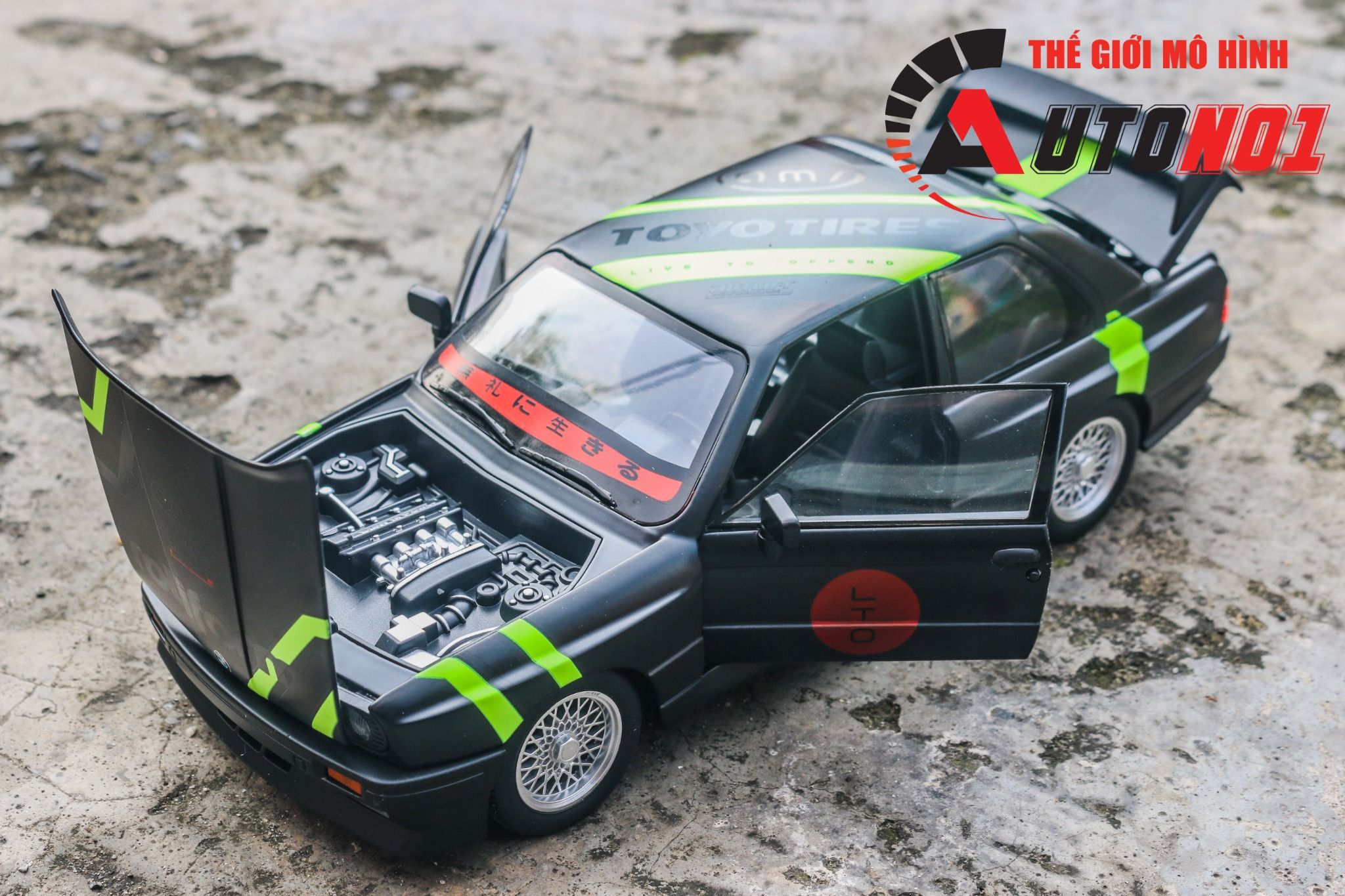 Mô hình xe BMW M3 series racing full open - full kính - đánh lái được tỉ lệ 1:24 JinliFang OT24039