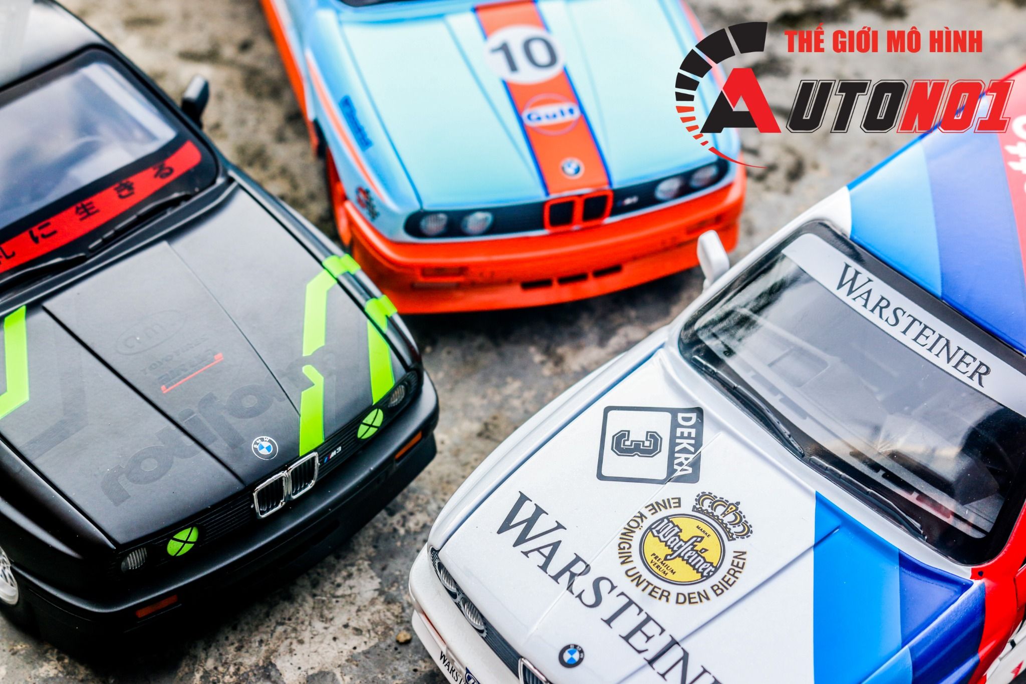 Mô hình xe BMW M3 series racing full open - full kính - đánh lái được tỉ lệ 1:24 JinliFang OT24039