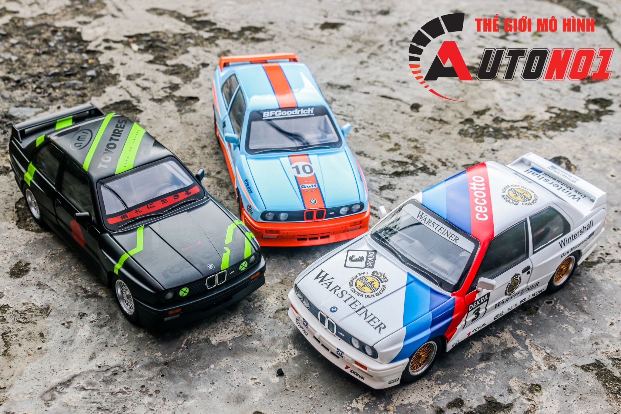Mô hình xe BMW M3 series racing full open - full kính - đánh lái được tỉ lệ 1:24 JinliFang OT24039