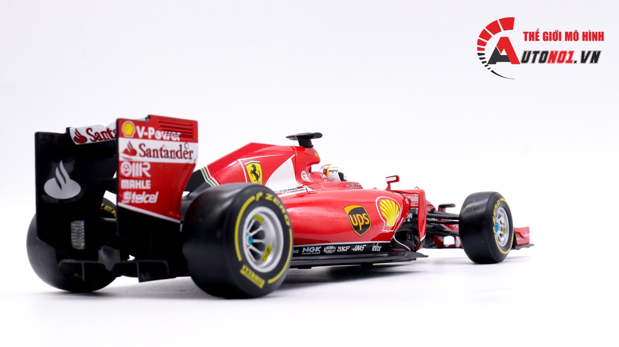  Xe mô hình Ferrari F1 Sf15-T No.5 S.Vettel 2015 1:18 Bburago 1672 