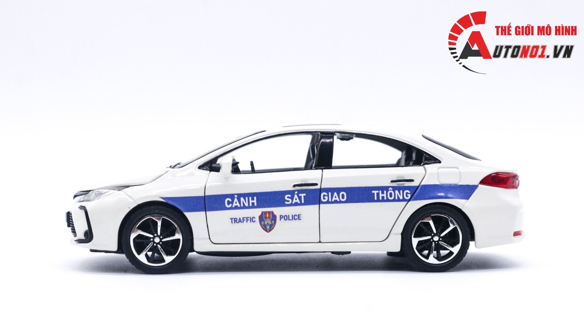 Mô hình xe ô tô độ CSGT Toyota Corolla Altis 2022 full open 1:32 Che Zhi Autono1 OT130