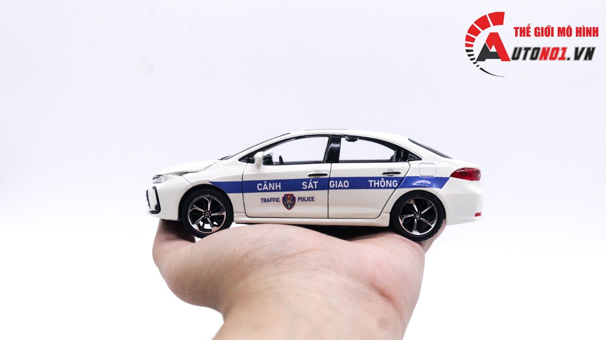 Mô hình xe ô tô độ CSGT Toyota Corolla Altis 2022 full open 1:32 Che Zhi Autono1 OT130