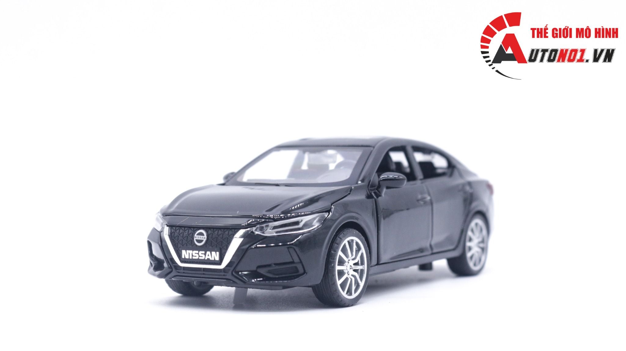  Mô hình xe Nissan Sylphy có đế hộp mica 1:32 Alloy Model OT124 