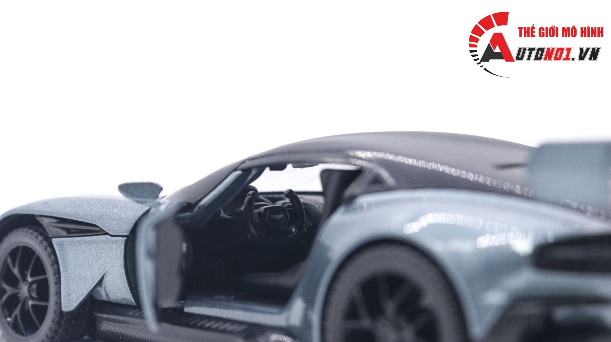Mô hình xe Aston Martin Vulcan có đế hộp mica 1:32 Alloy Model OT122
