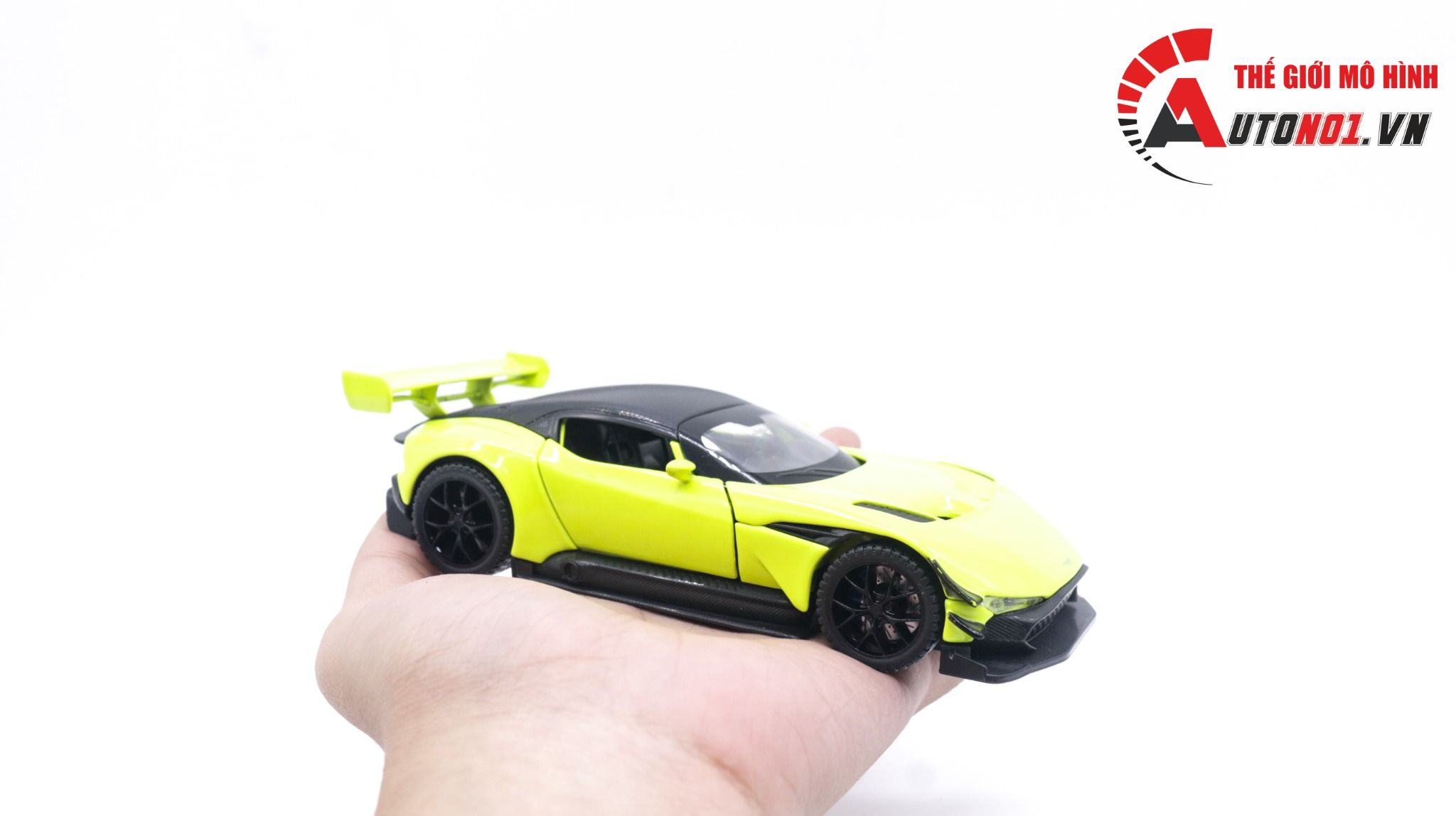 Mô hình xe Aston Martin Vulcan có đế hộp mica 1:32 Alloy Model OT122