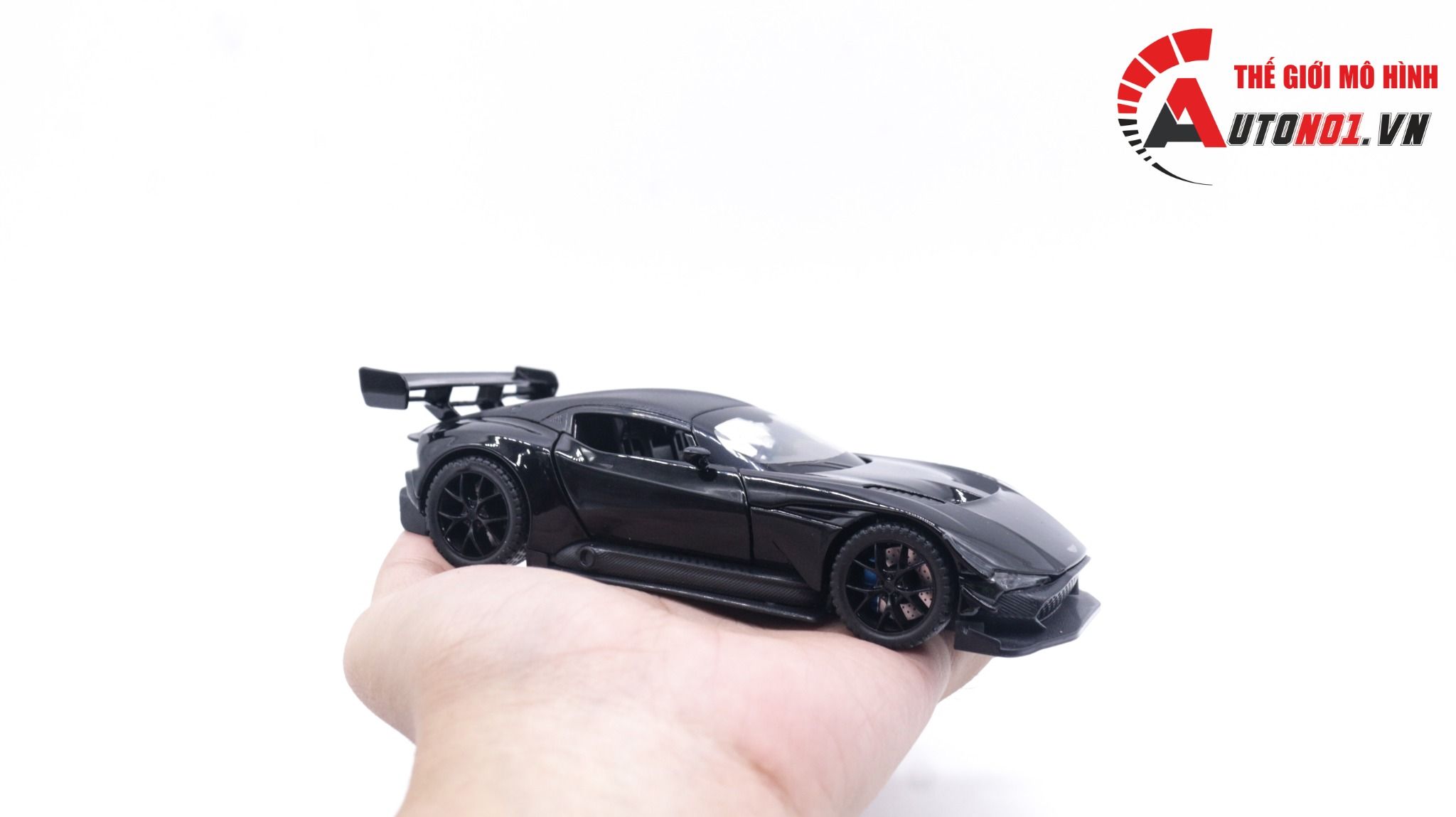 Mô hình xe Aston Martin Vulcan có đế hộp mica 1:32 Alloy Model OT122