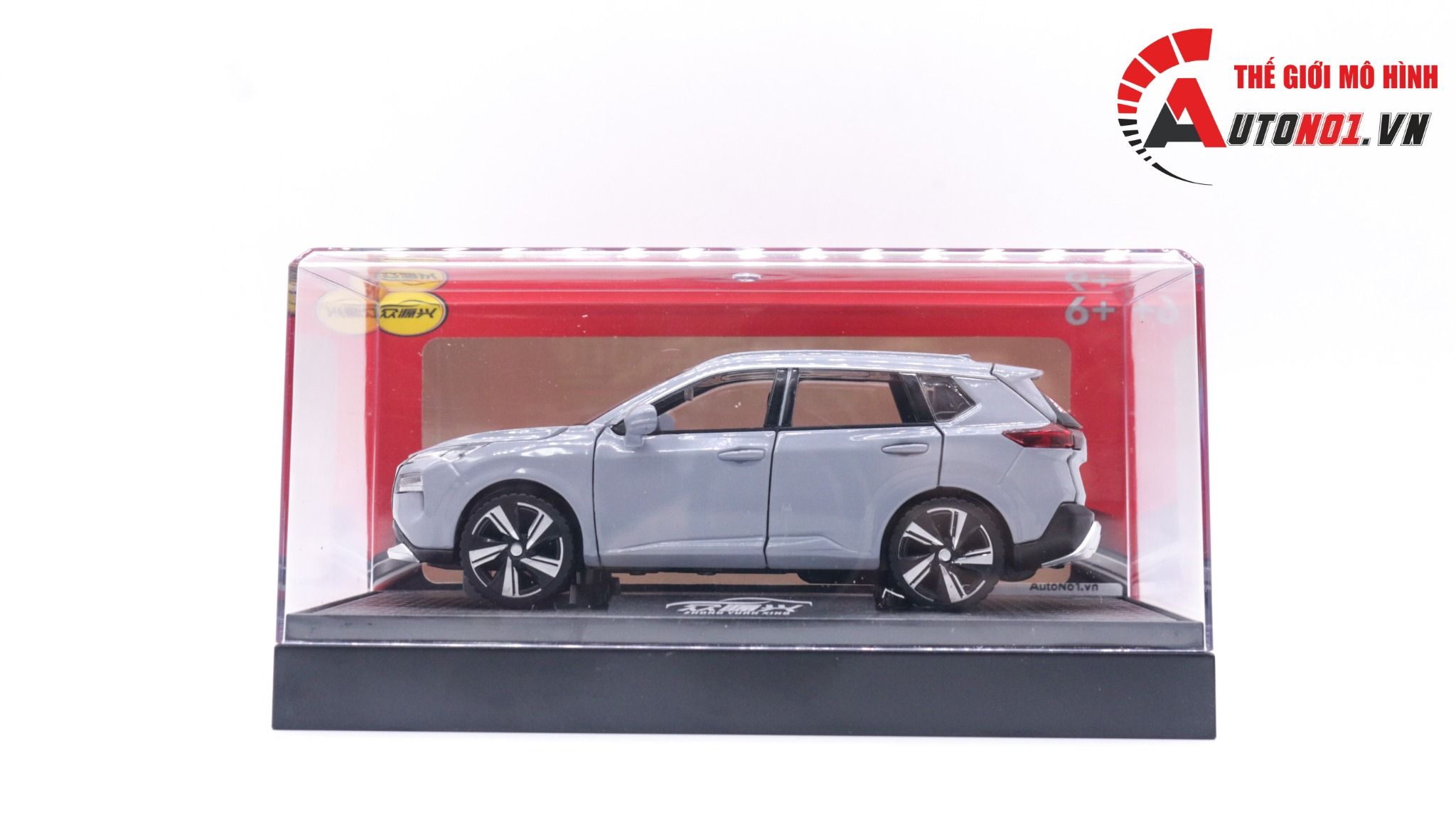 Mô hình xe Nissan X-Trail có đế hộp mica 1:32 Alloy Model OT123