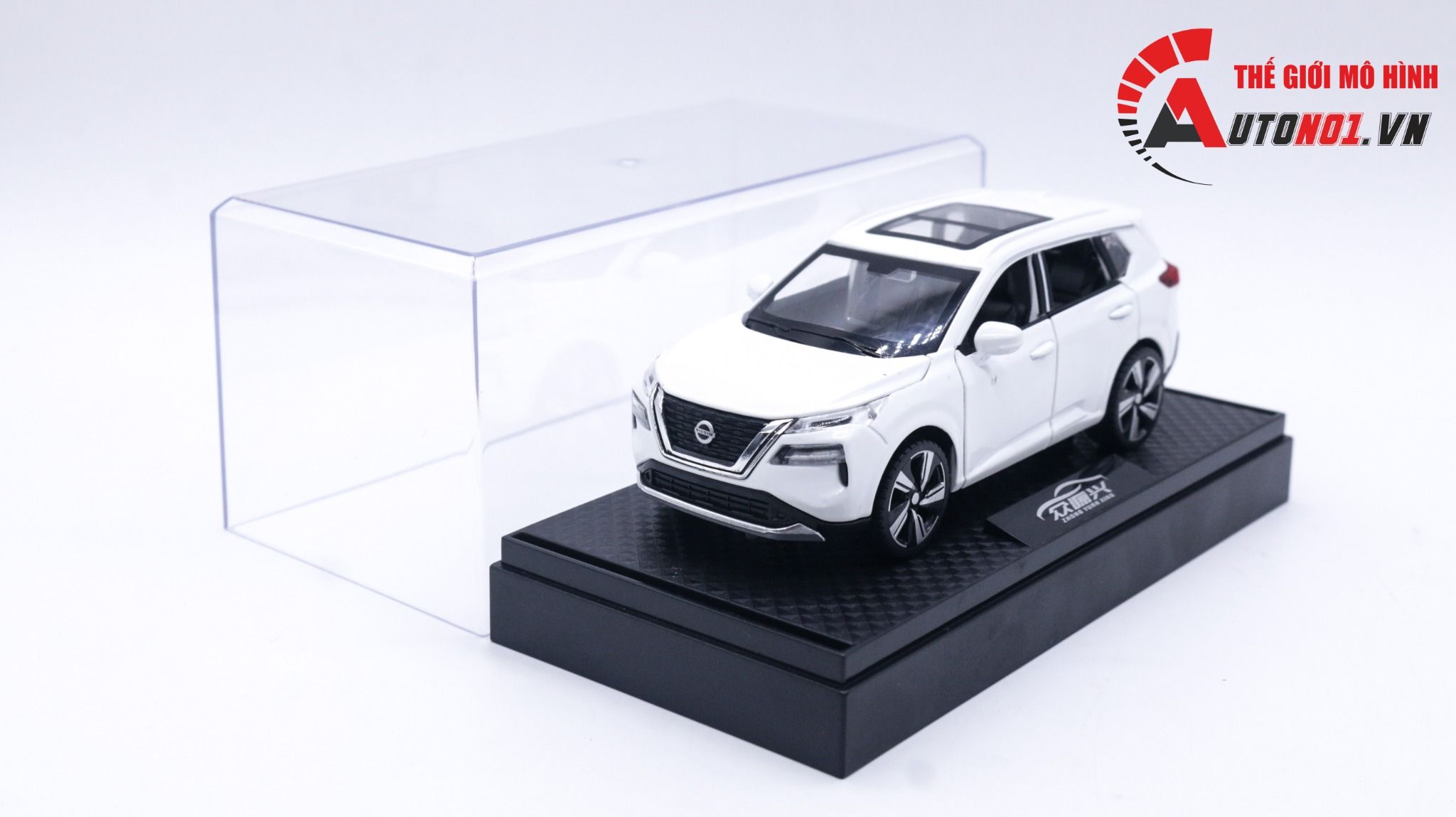 Mô hình xe Nissan X-Trail có đế hộp mica 1:32 Alloy Model OT123