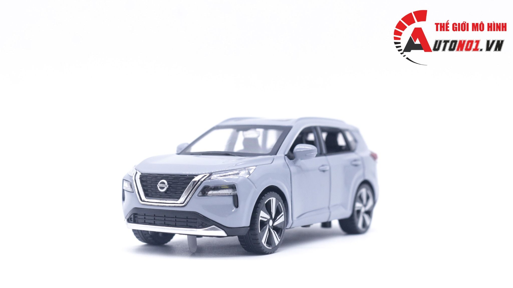 Mô hình xe Nissan X-Trail có đế hộp mica 1:32 Alloy Model OT123