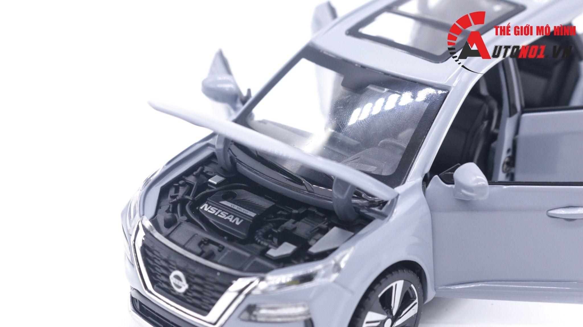 Mô hình xe Nissan X-Trail có đế hộp mica 1:32 Alloy Model OT123