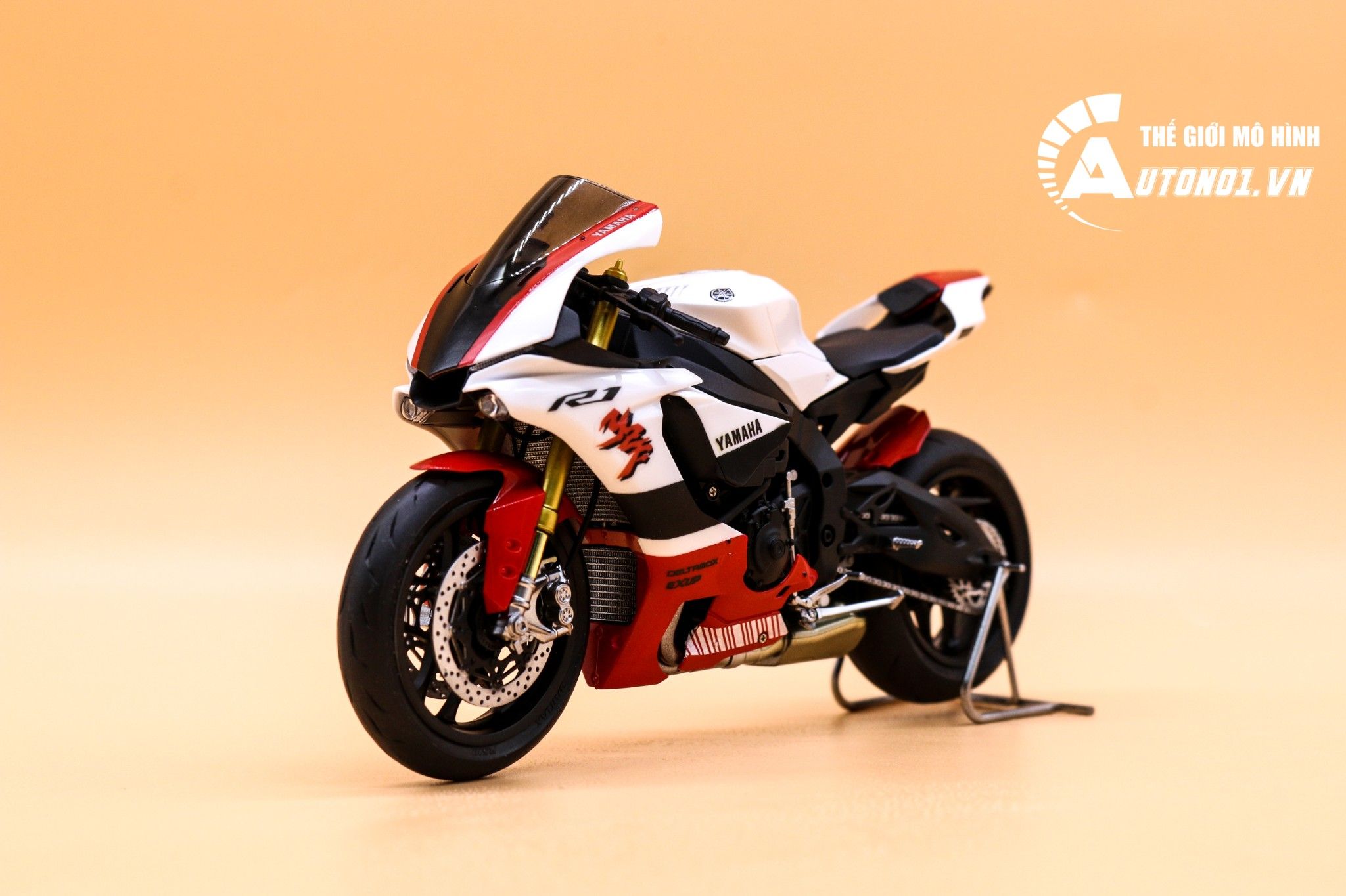 Mô hình xe Yamaha Yzf R1m Anniversary 1:12 Tamiya D032