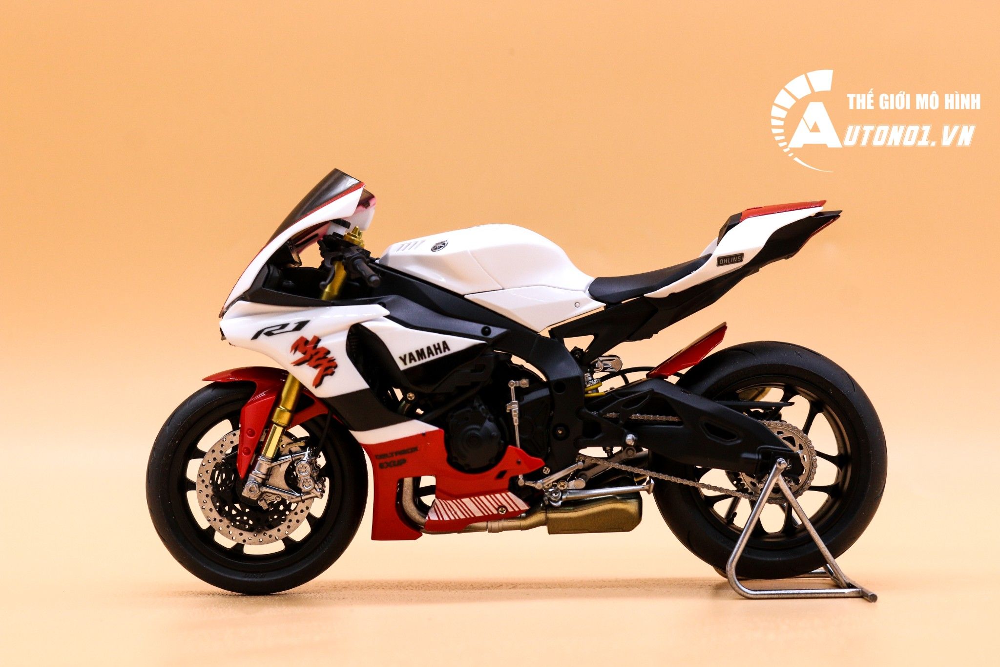 Mô hình xe Yamaha Yzf R1m Anniversary 1:12 Tamiya D032
