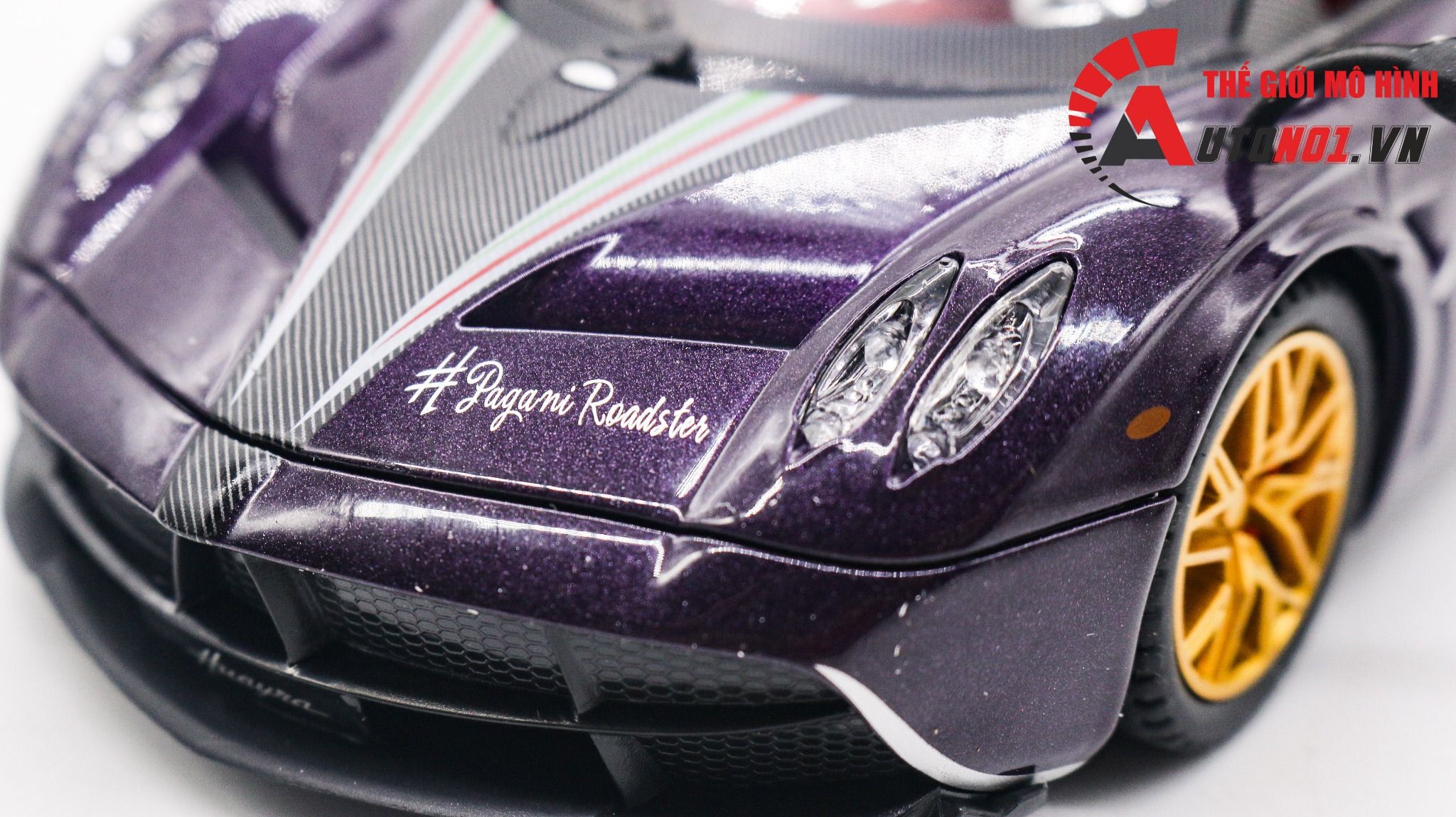  Mô hình xe Pagani Huayra Dinastia đánh lái được full open 1:24 Chezhi OT399 