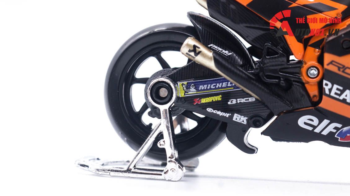Mô hình xe mô tô GP KTM RC16 Factory Racing 2021 tỉ lệ 1:18 Maisto 8117