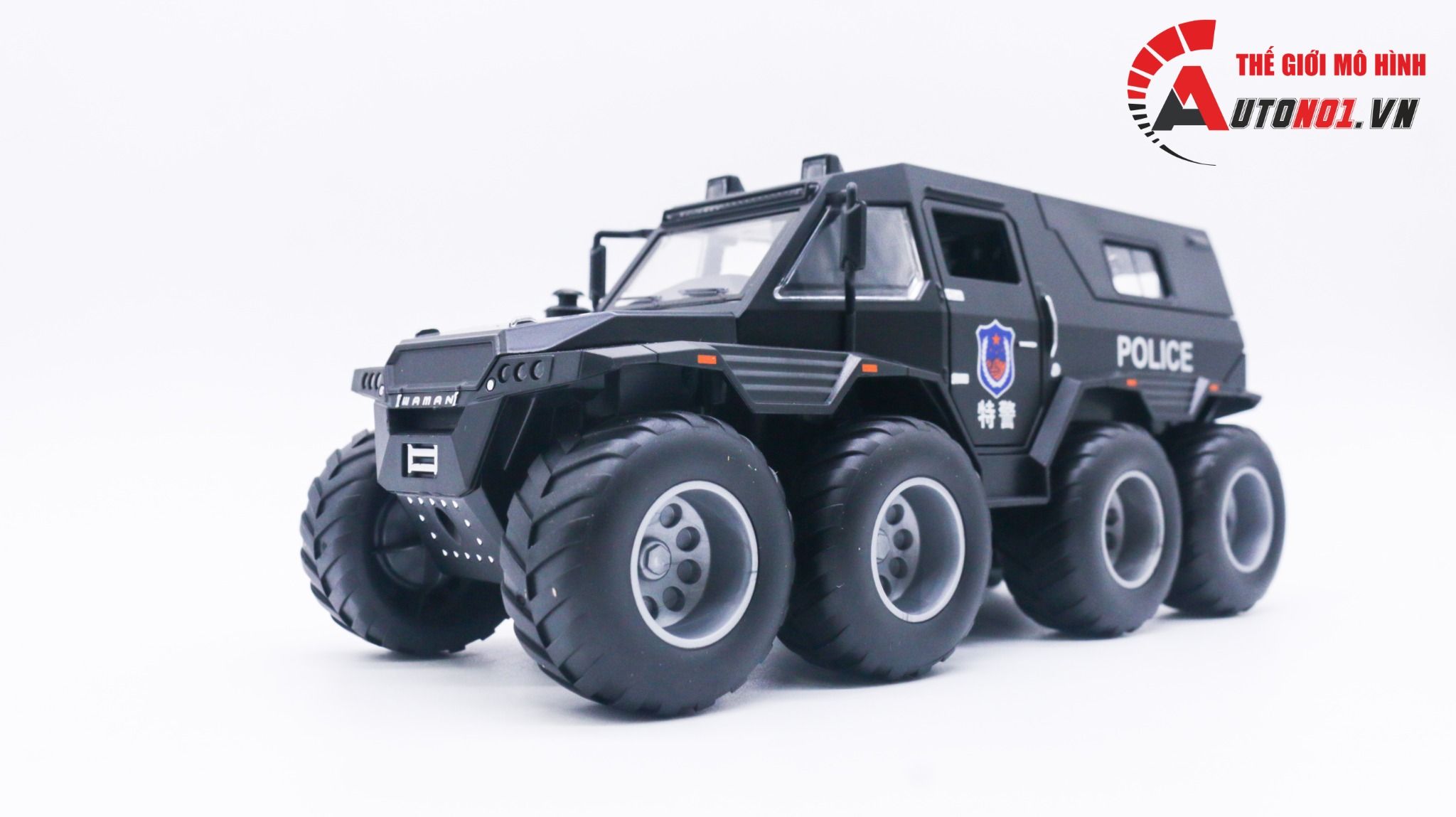 Mô hình xe cảnh sát địa hình lội nước Shaman 8x8 Police 1:24 Miniauto OT135