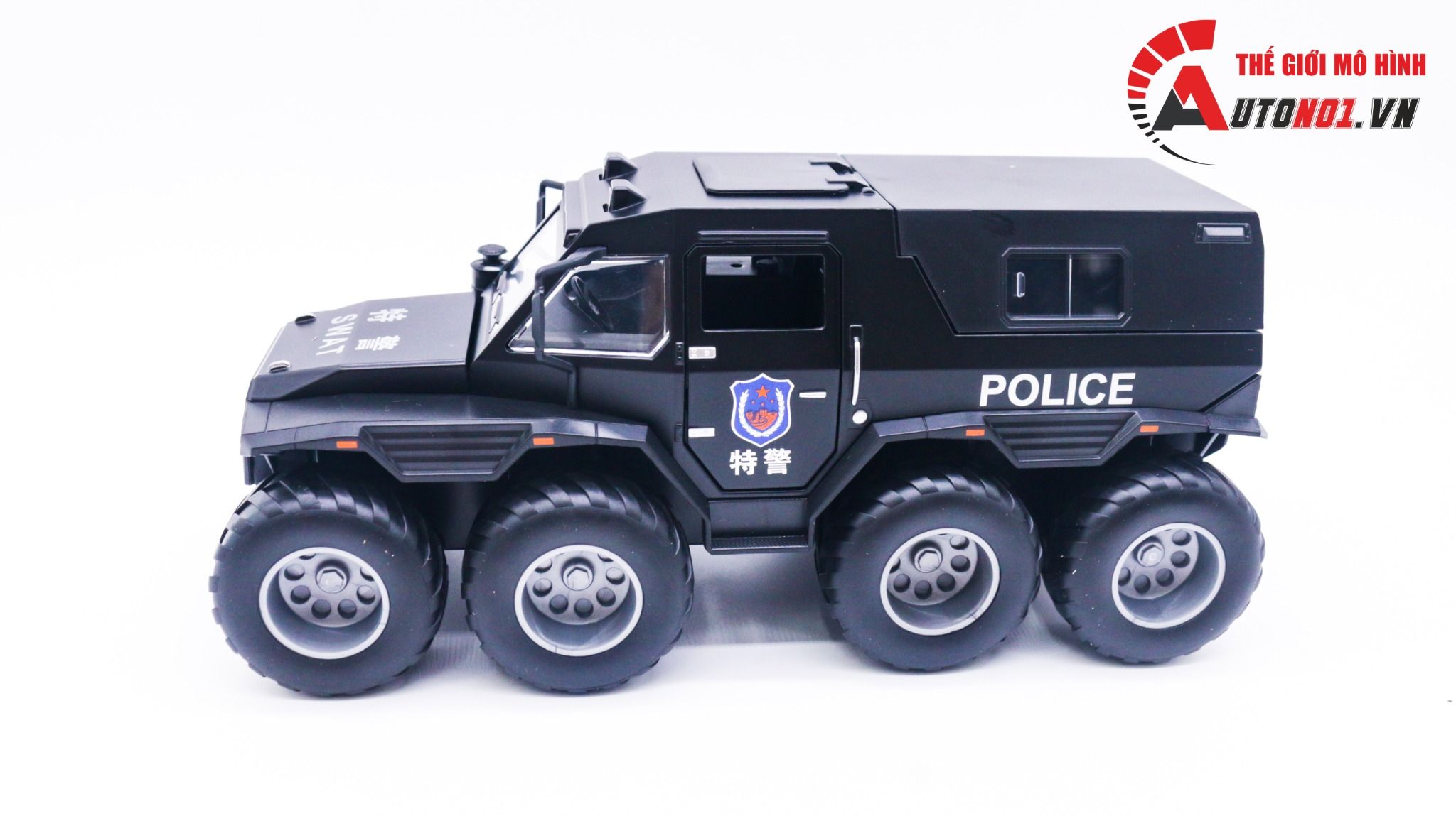 Mô hình xe cảnh sát địa hình lội nước Shaman 8x8 Police 1:24 Miniauto OT135