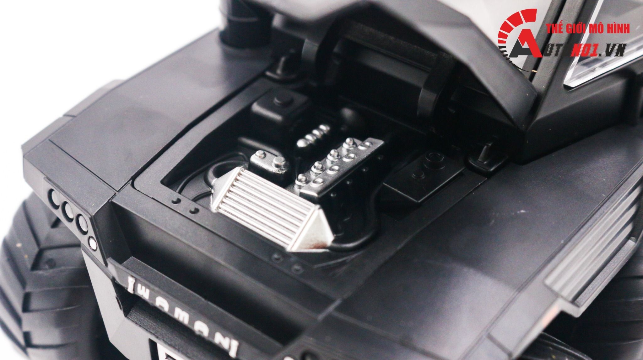 Mô hình xe cảnh sát địa hình lội nước Shaman 8x8 Police 1:24 Miniauto OT135
