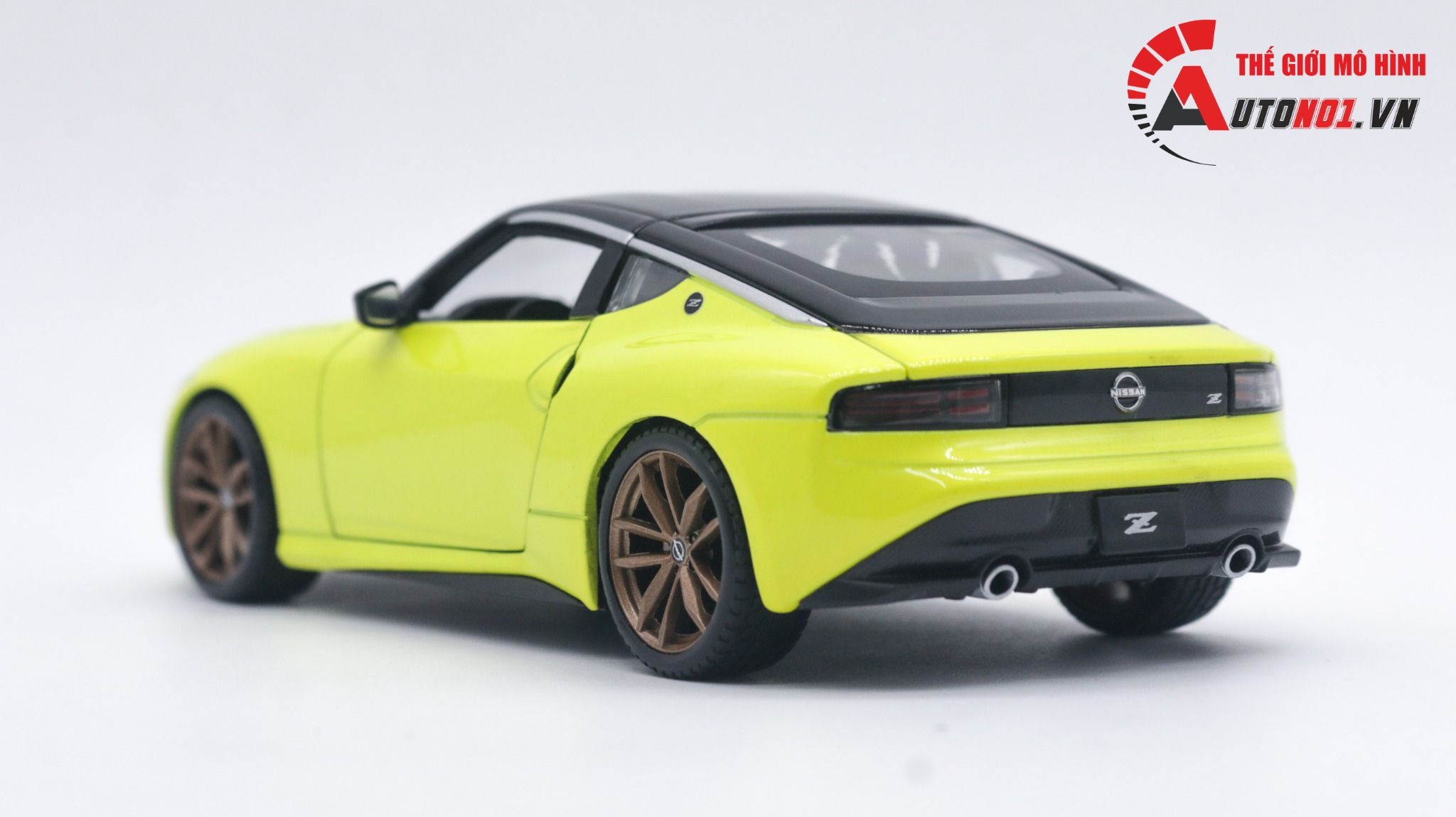 Mô hình xe ô tô Nissan Z 2023 Yellow tỉ lệ 1:24 Maisto OT150