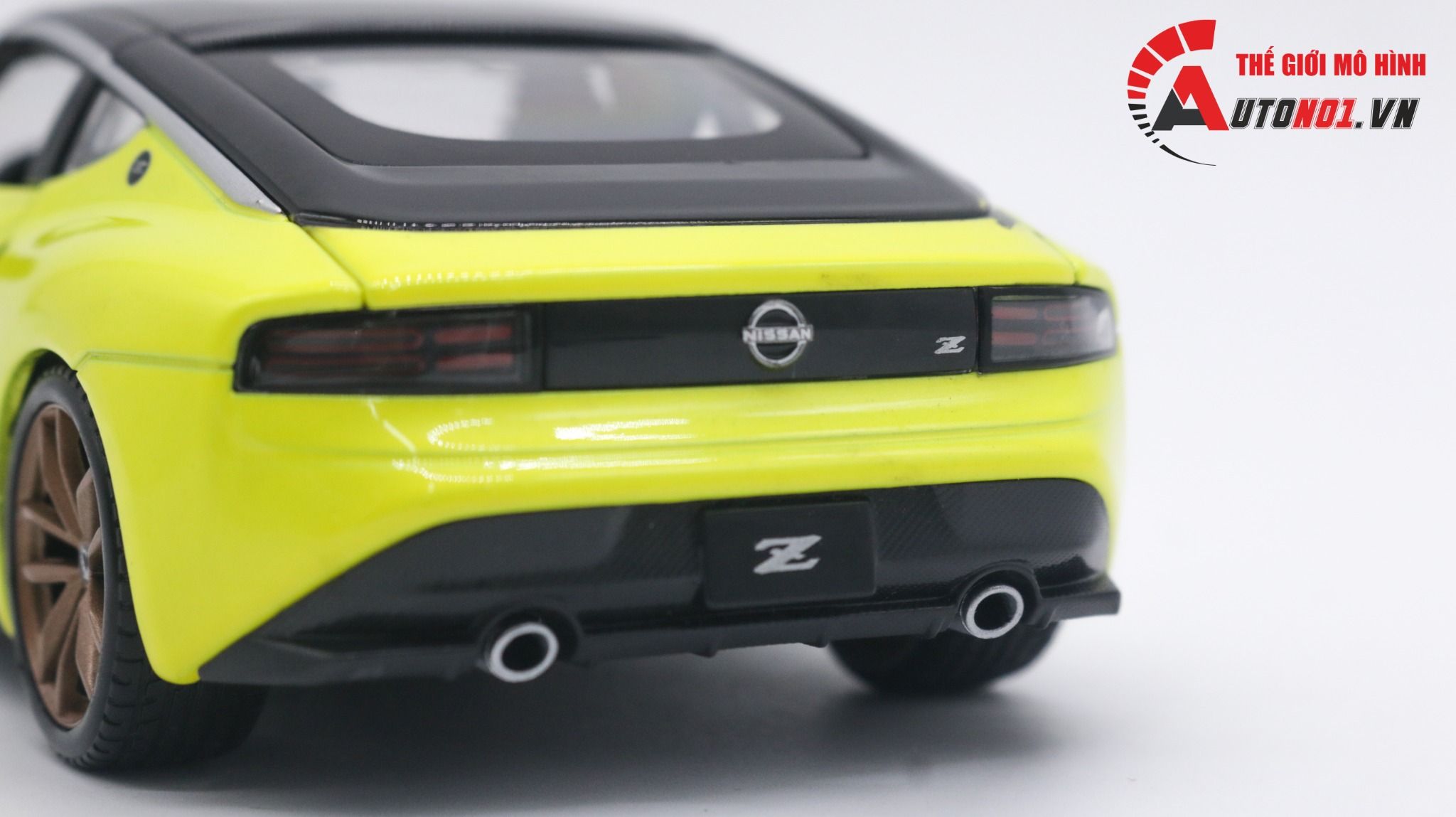 Mô hình xe ô tô Nissan Z 2023 Yellow tỉ lệ 1:24 Maisto OT150