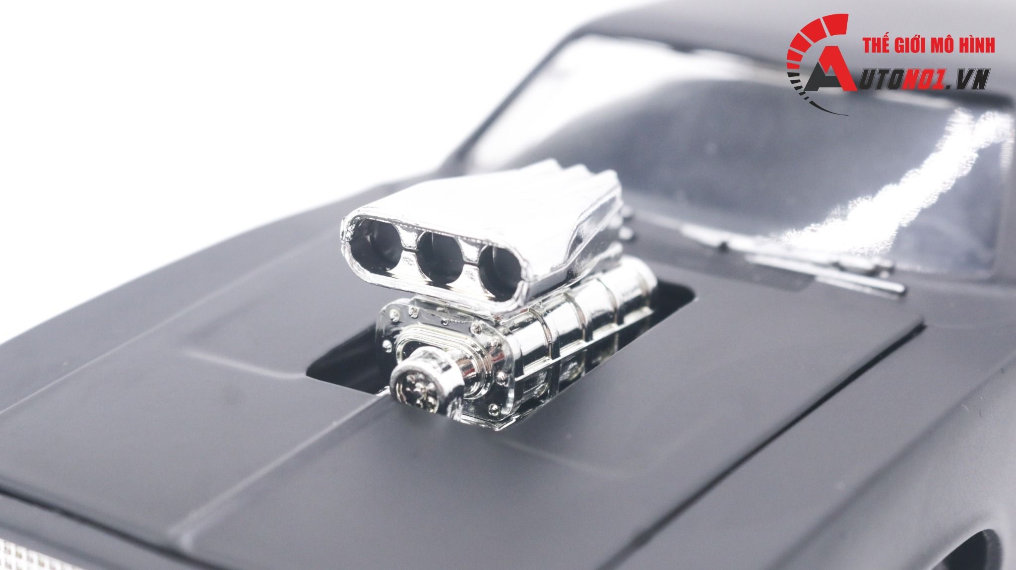 Mô hình xe Fast & Furious FF Dom & 1970 Dodge Charger R/T 1:24 Jada OT088