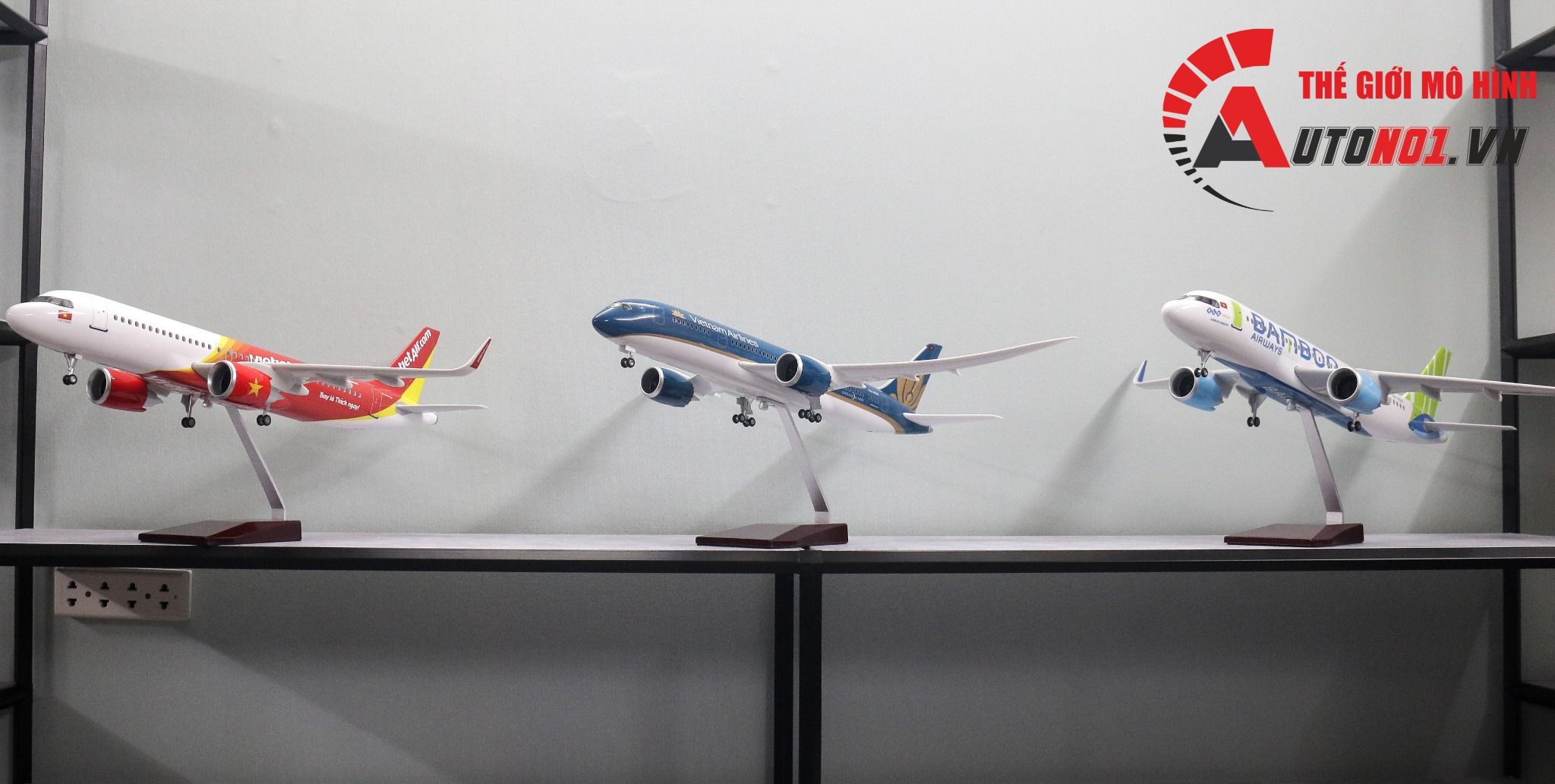  Mô hình máy bay Vietjet Air Airbus A320 47cm 1:130 có đèn led tự động theo tiếng vỗ tay hoặc chạm MB47003 