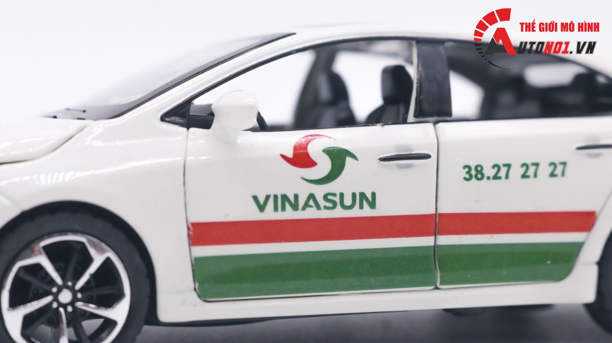 Mô hình xe độ dịch vụ taxi Vinasun Toyota Corolla Altis 2022 full open 1:32 Che Zhi Autono1 OT155