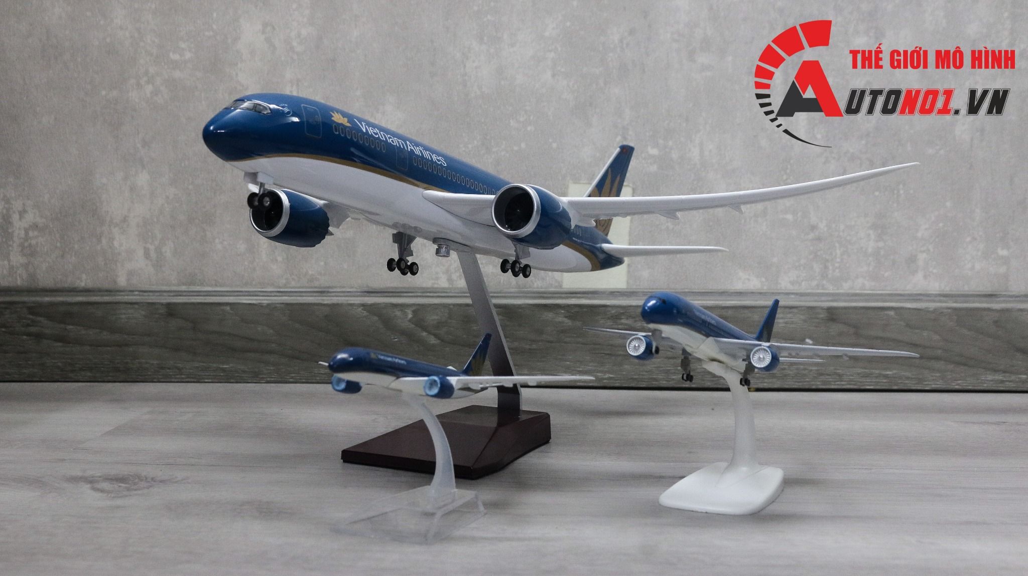  Mô hình máy bay Vietnam Airlines Dreamliner Boeing B787 47cm 1:130 có đèn led tự động theo tiếng vỗ tay hoặc chạm MB47002 