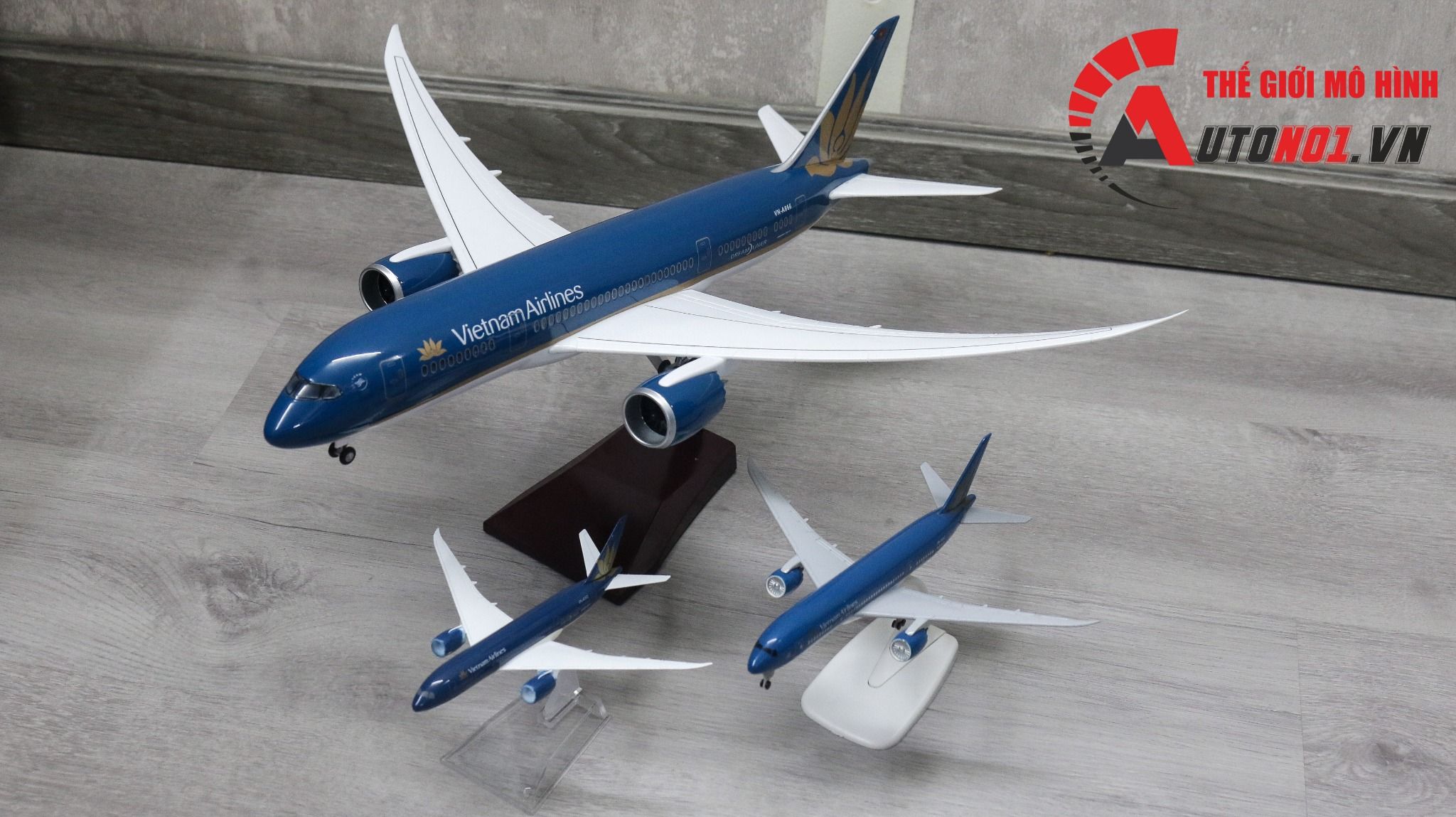 Mô hình máy bay Vietnam Airlines Dreamliner Boeing B787 47cm 1:130 có đèn led tự động theo tiếng vỗ tay hoặc chạm MB47002