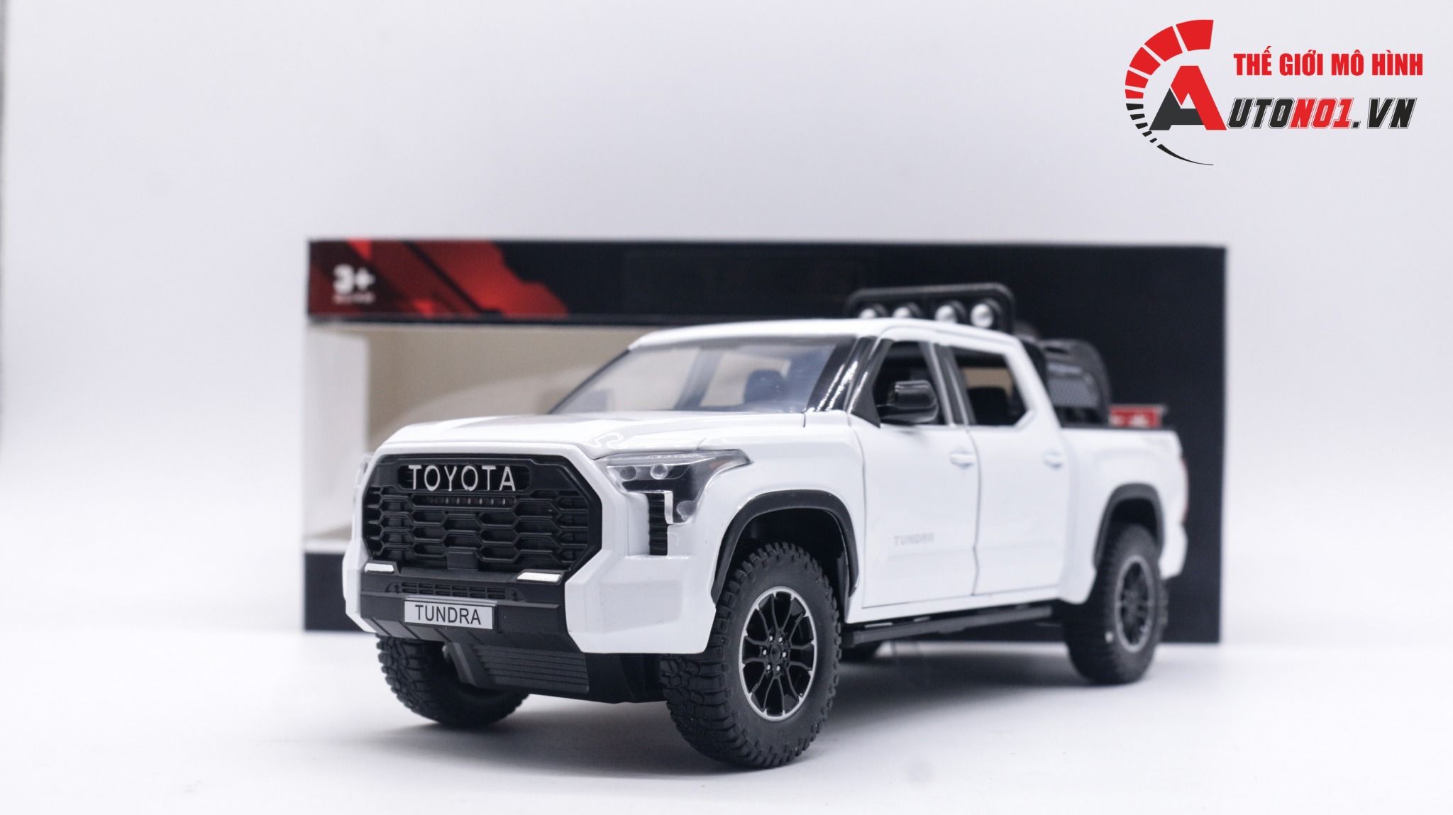 Mô hình xe bán tải Toyota Tundra TRD 4x4 1:24 Henteng model OT157