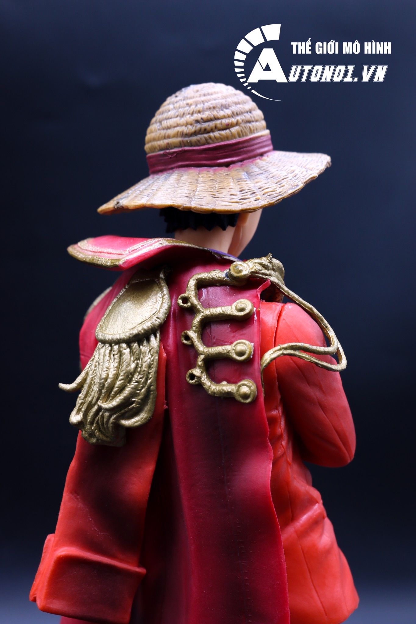 Mô hình nhân vật One Piece Luffy Áo Choàng 26cm FG143