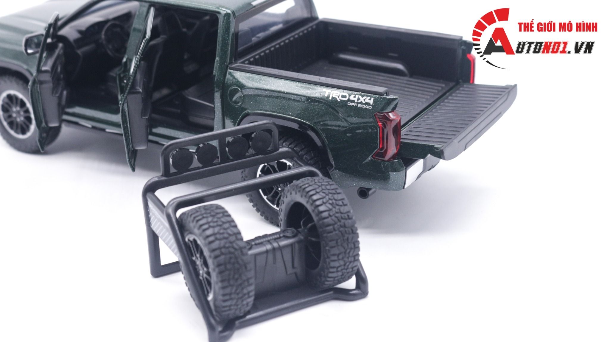 Mô hình xe bán tải Toyota Tundra TRD 4x4 1:24 Henteng model OT157