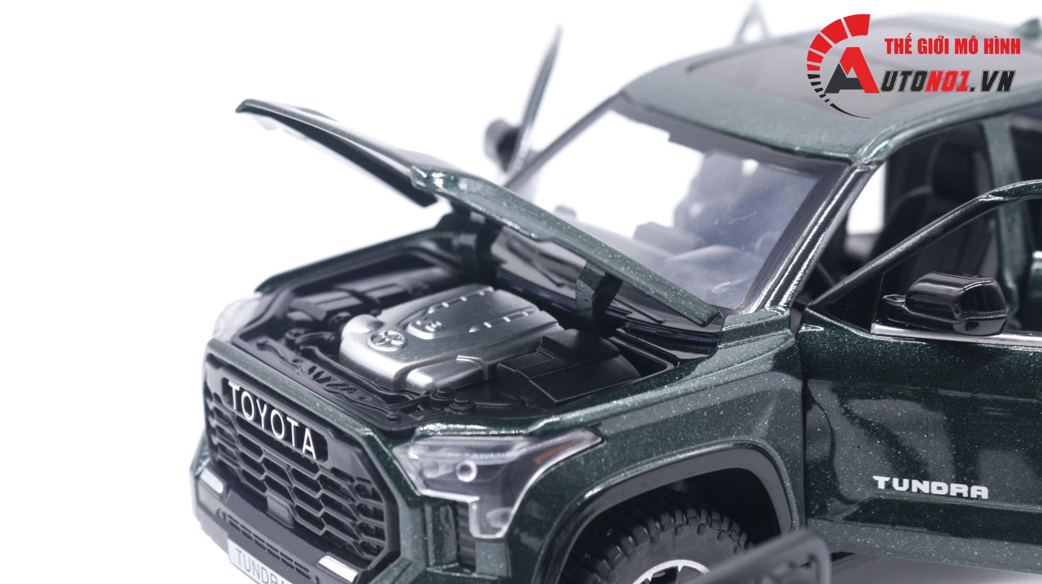 Mô hình xe bán tải Toyota Tundra TRD 4x4 1:24 Henteng model OT157
