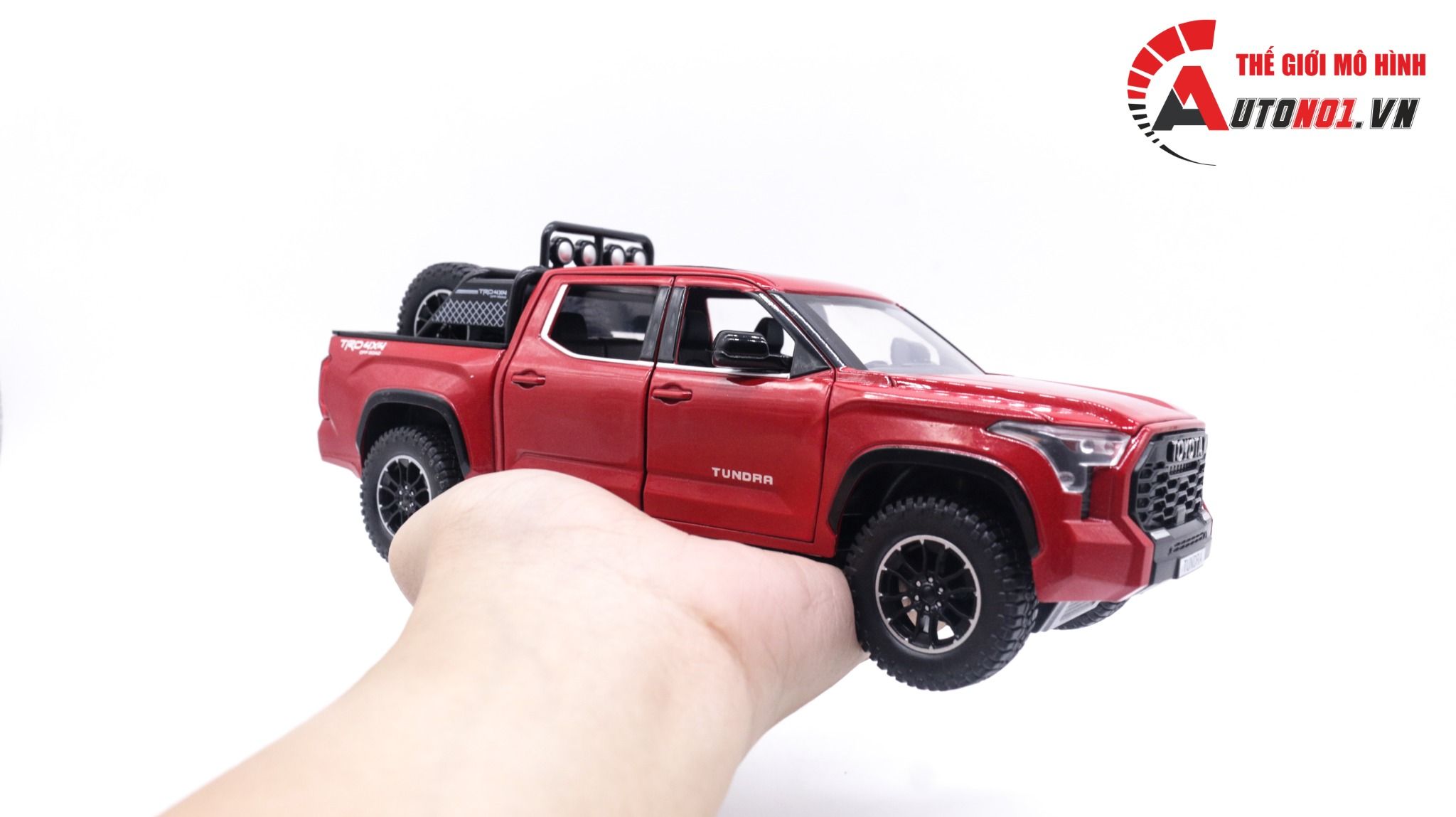 Mô hình xe bán tải Toyota Tundra TRD 4x4 1:24 Henteng model OT157