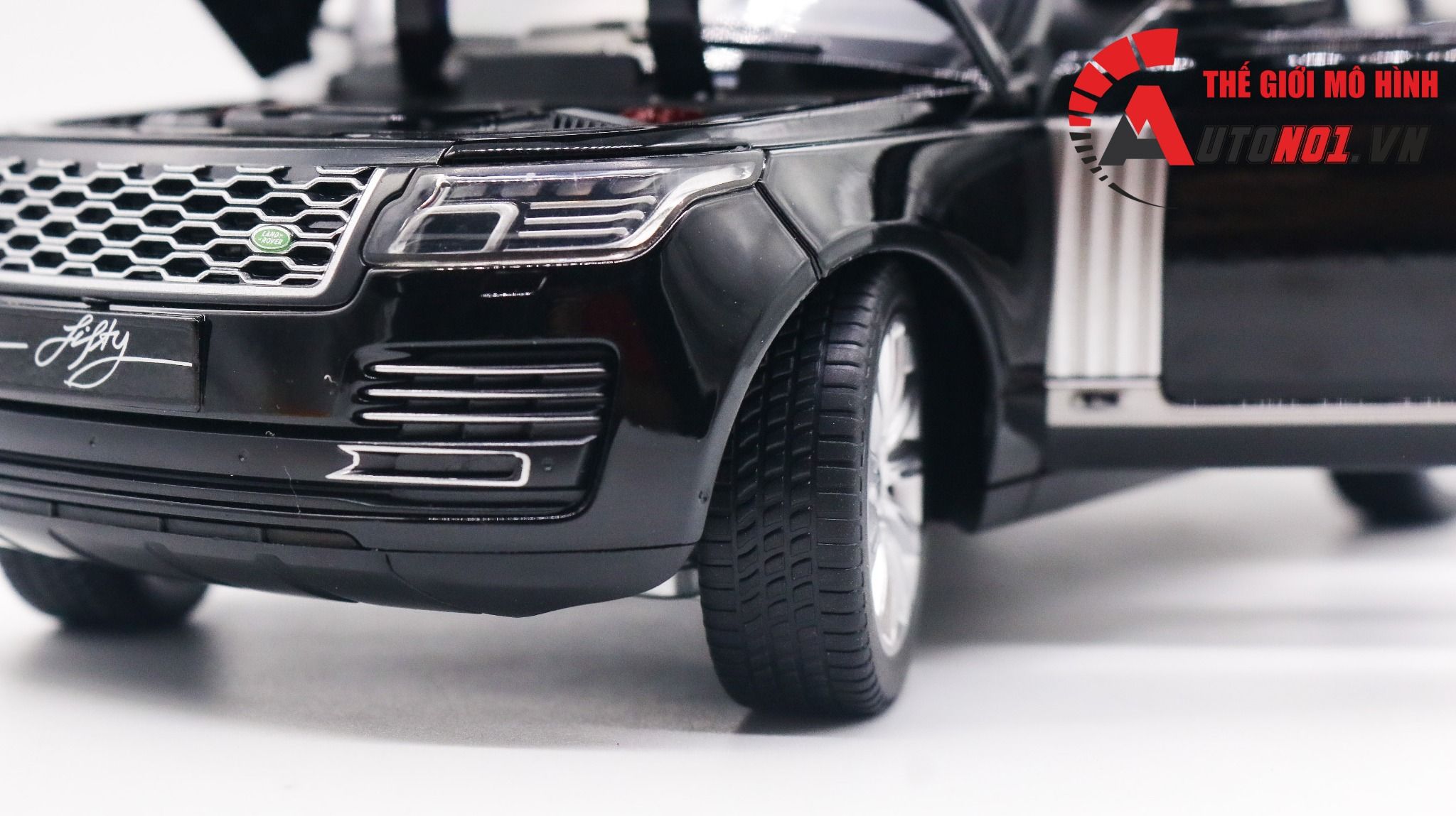 Mô hình xe Land Rover Range Rover SV Autobiography 2022 tỉ lệ 1:18 BMB 18001C 8120