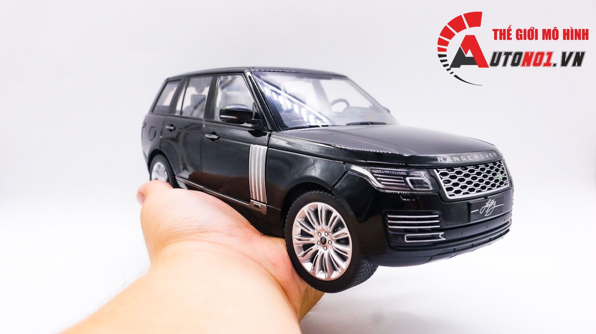  Mô hình xe Land Rover Range Rover SV Autobiography 2022 tỉ lệ 1:18 BMB 18001C 8120 