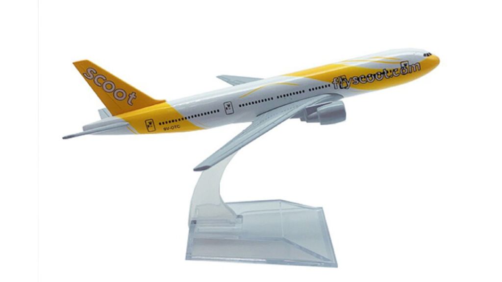 Mô hình máy bay Flyscoot.com Airlines Boeing B777 16cm MB16073