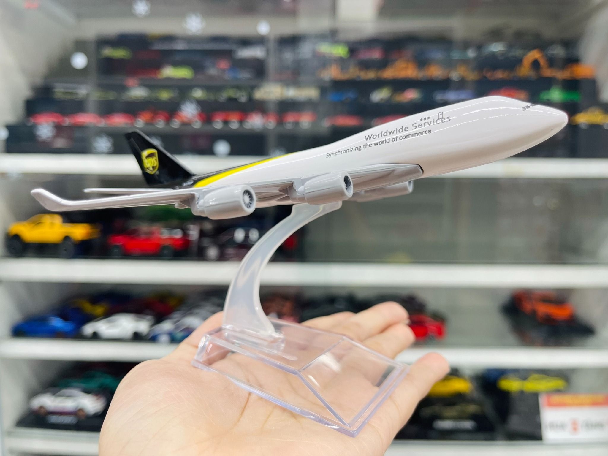 Mô hình máy bay UPS Boeing B747 16cm MB16002