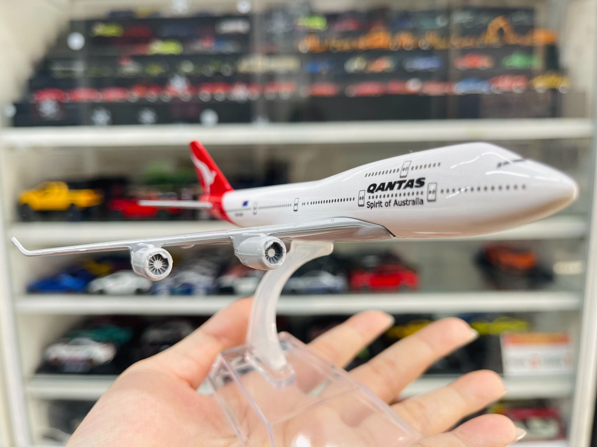 Mô hình máy bay Australia Qantas Boeing B747 16cm MB16003